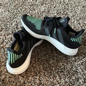 Men’s Size 8 Adidas Shoe